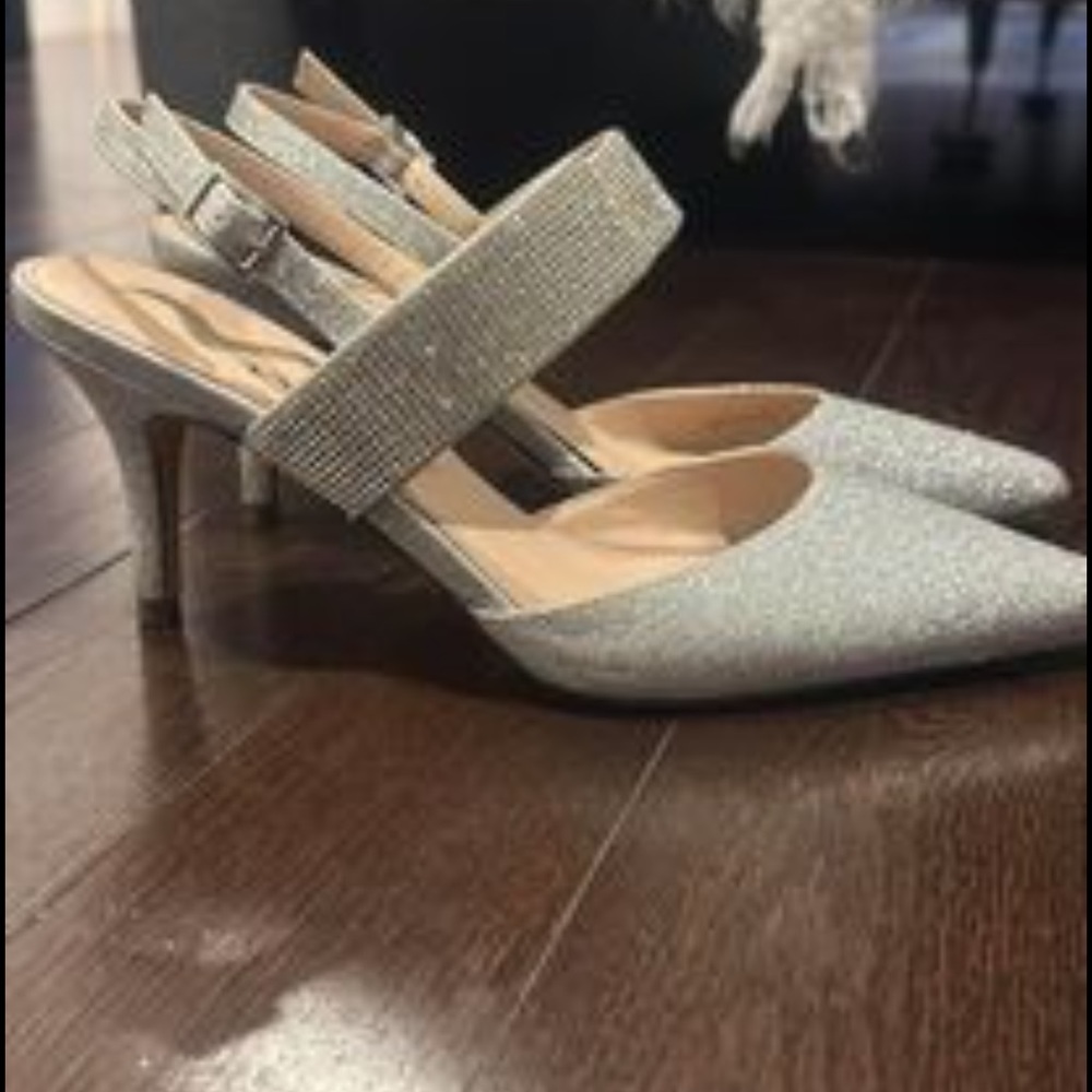 Heels - Picture 3 of 3